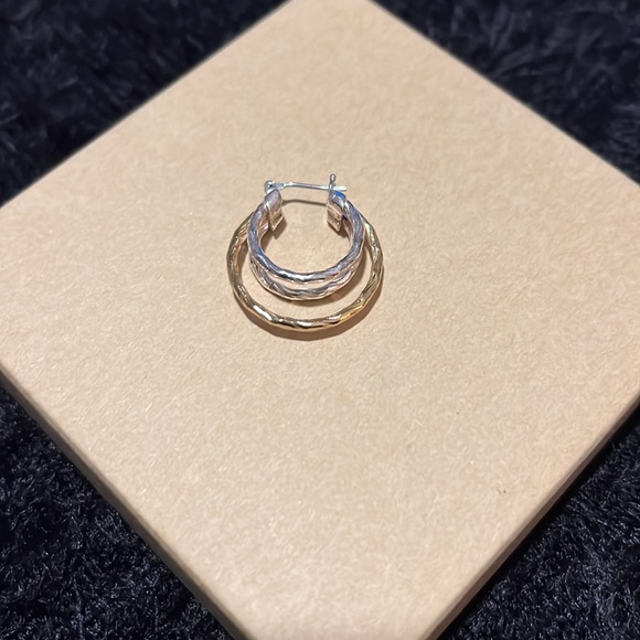 Gold & silver three dimensional hoops. 1 inch in circumference. Good condition. - Picture 3 of 3